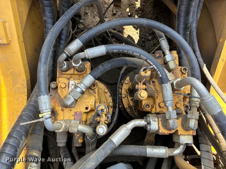 image for item OF9920 2017 Caterpillar  349FL excavator