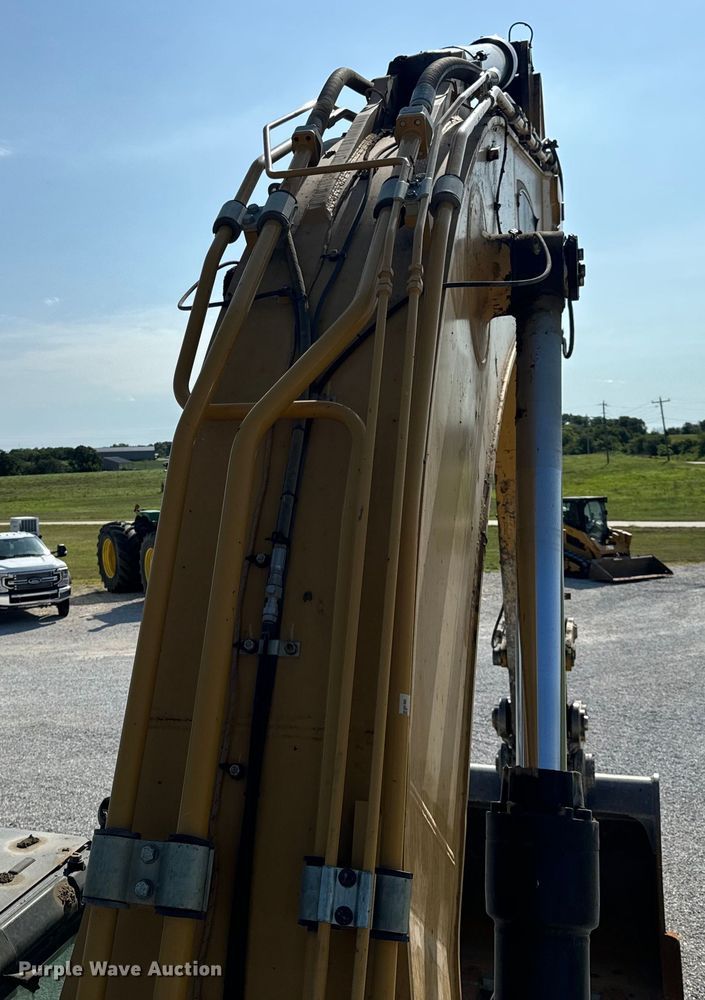 image for item OF9920 2017 Caterpillar  349FL excavator