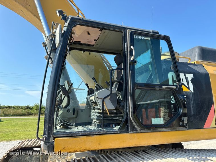 image for item OF9920 2017 Caterpillar  349FL excavator
