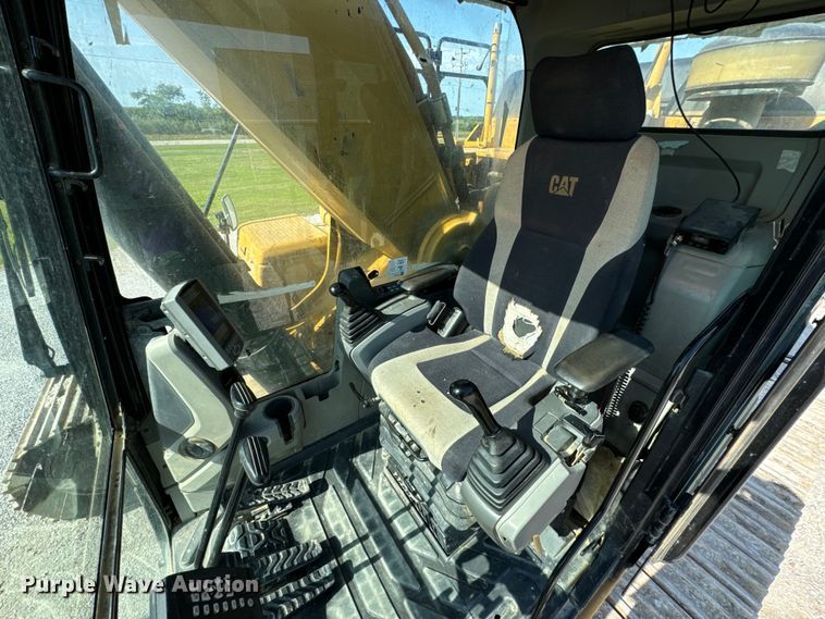 image for item OF9920 2017 Caterpillar  349FL excavator