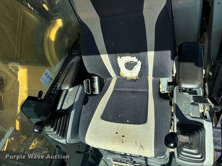 image for item OF9920 2017 Caterpillar  349FL excavator