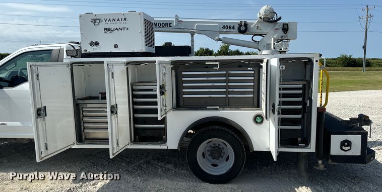 image for item OF9921 2022 Ford F550 XL utility / service truck