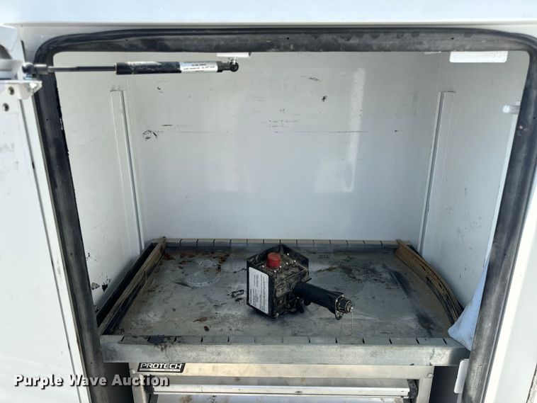 image for item OF9921 2022 Ford F550 XL utility / service truck