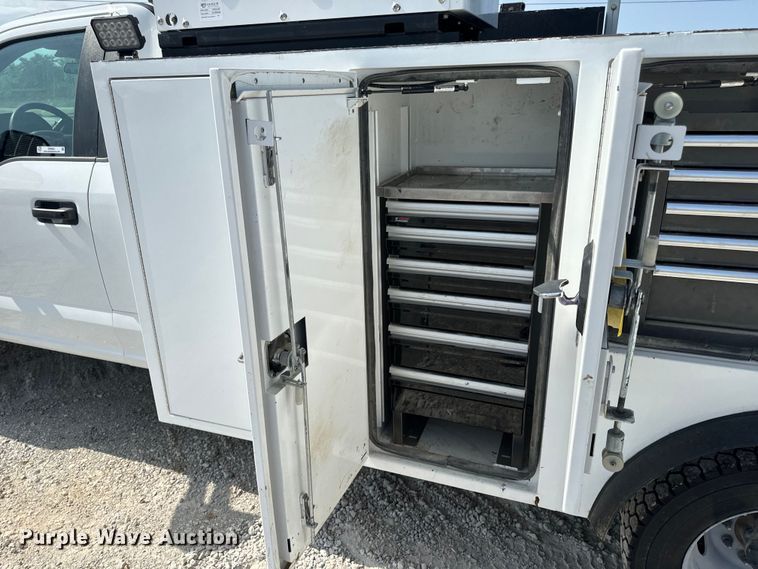 image for item OF9921 2022 Ford F550 XL utility / service truck