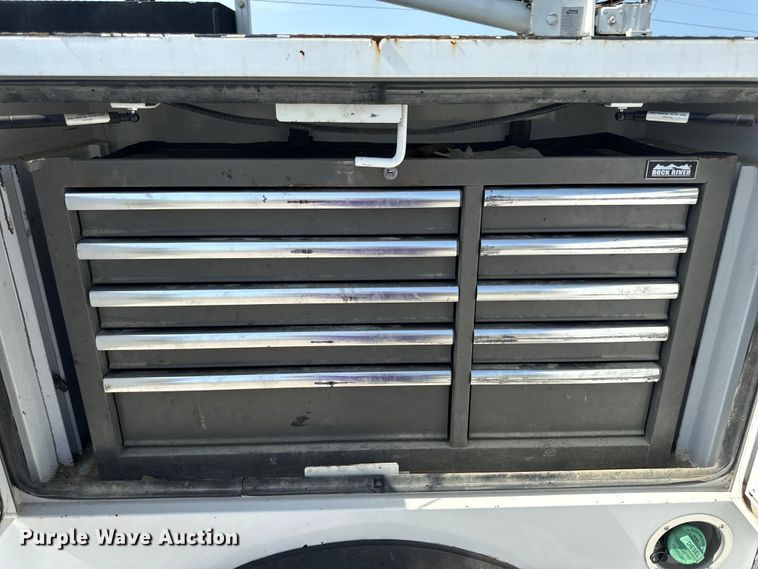 image for item OF9921 2022 Ford F550 XL utility / service truck