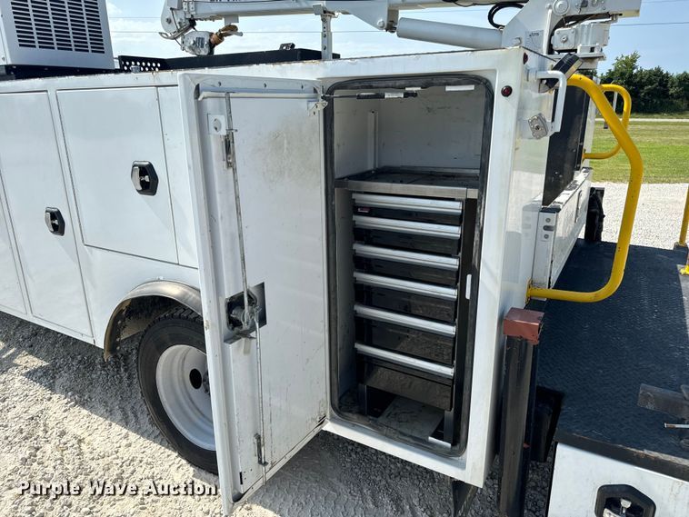 image for item OF9921 2022 Ford F550 XL utility / service truck