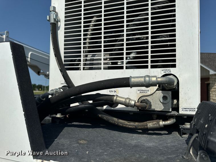 image for item OF9921 2022 Ford F550 XL utility / service truck