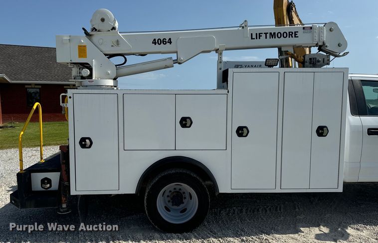 image for item OF9921 2022 Ford F550 XL utility / service truck