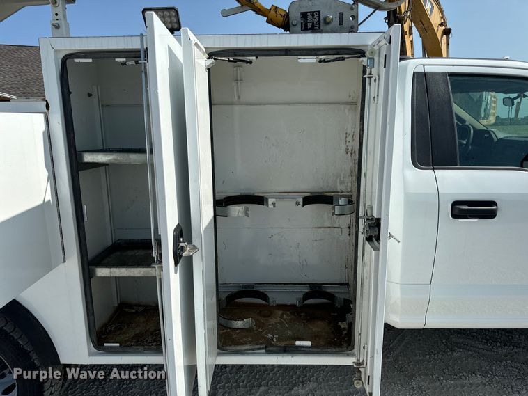 image for item OF9921 2022 Ford F550 XL utility / service truck