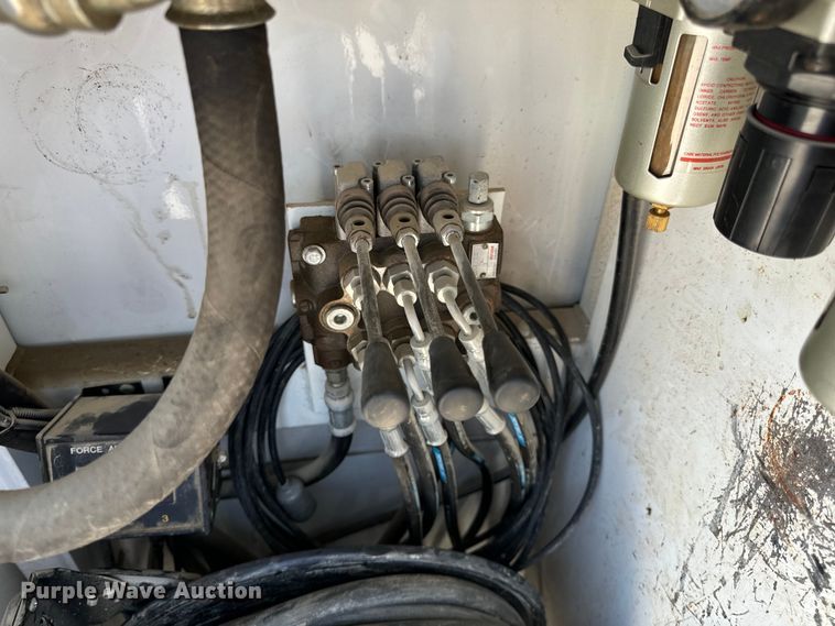 image for item OF9921 2022 Ford F550 XL utility / service truck