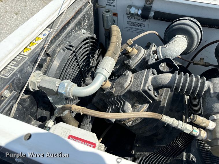 image for item OF9921 2022 Ford F550 XL utility / service truck