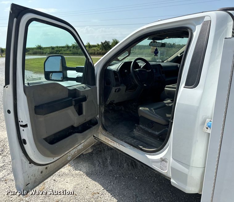 image for item OF9921 2022 Ford F550 XL utility / service truck
