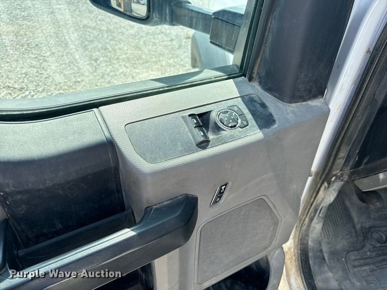 image for item OF9921 2022 Ford F550 XL utility / service truck