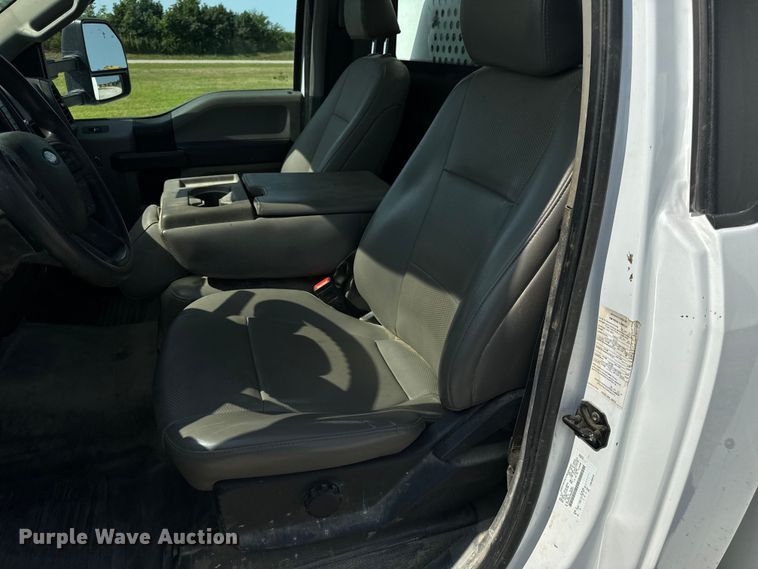 image for item OF9921 2022 Ford F550 XL utility / service truck