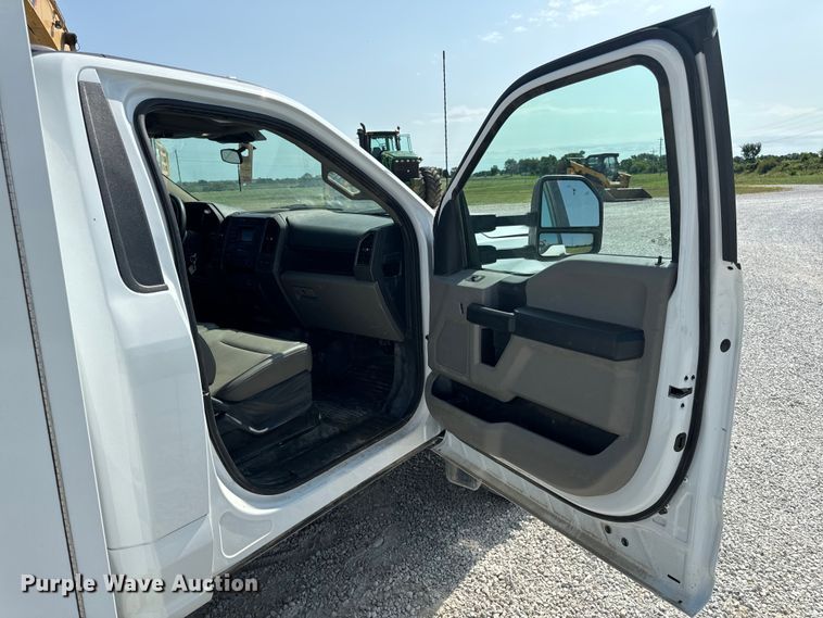 image for item OF9921 2022 Ford F550 XL utility / service truck