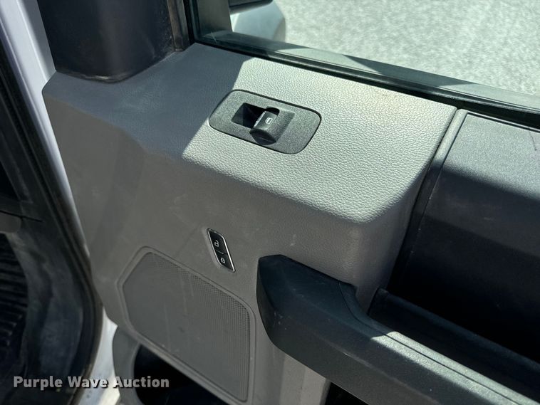 image for item OF9921 2022 Ford F550 XL utility / service truck