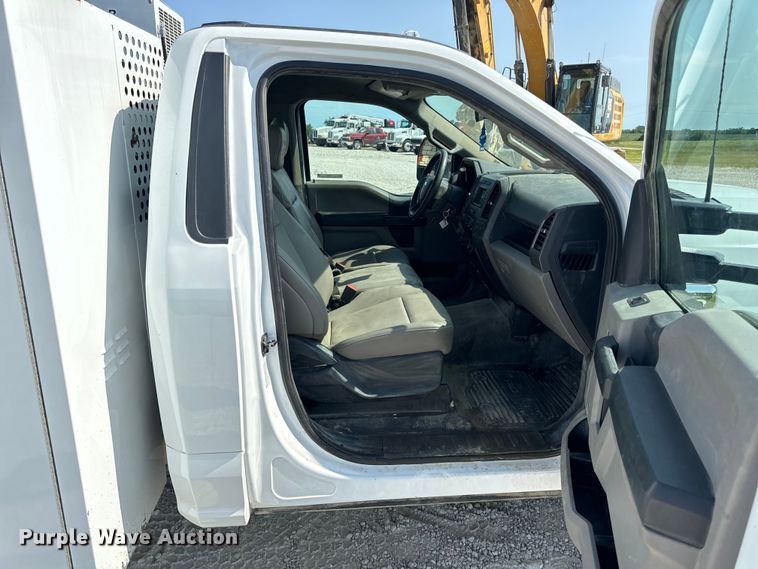 image for item OF9921 2022 Ford F550 XL utility / service truck