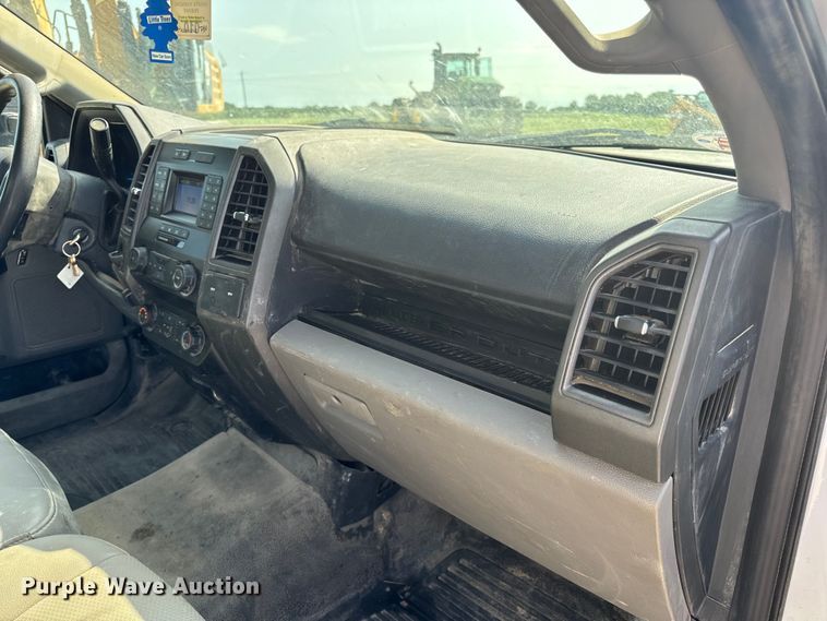 image for item OF9921 2022 Ford F550 XL utility / service truck