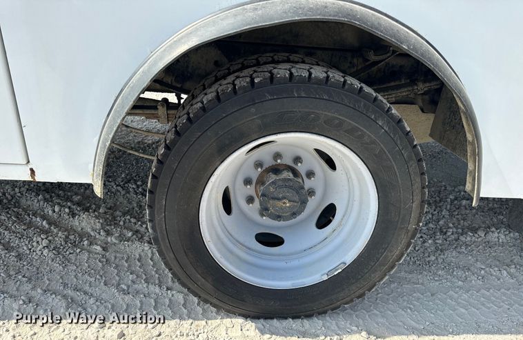 image for item OF9921 2022 Ford F550 XL utility / service truck