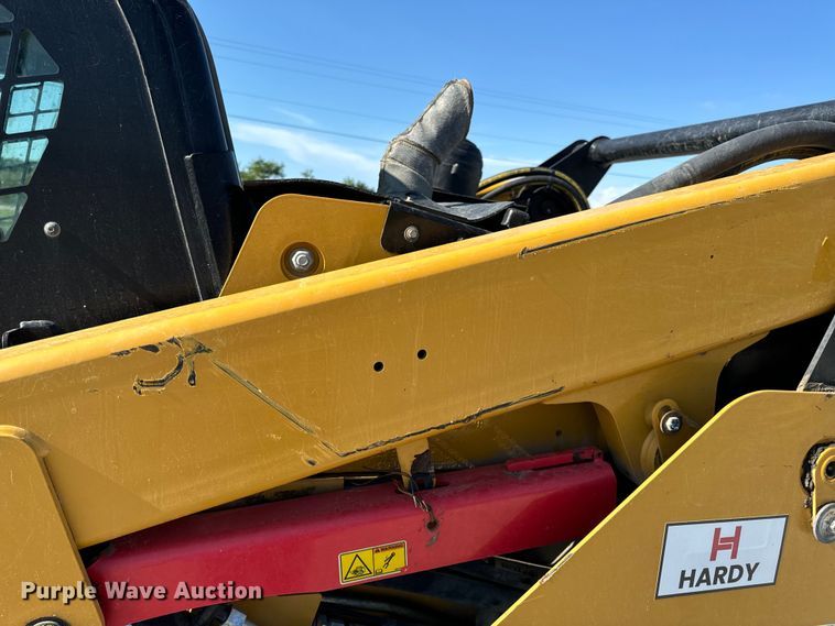 image for item OF9923 2017 Caterpillar  299D2 XHP tracked skid steer loader