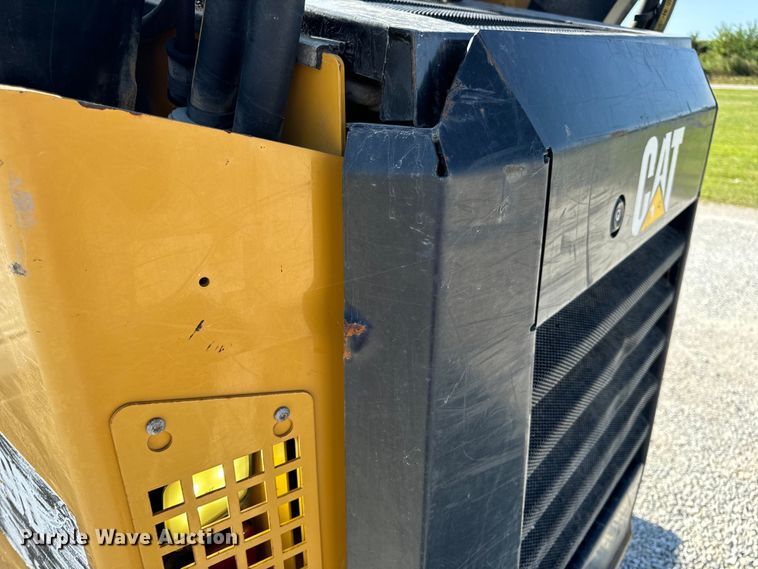 image for item OF9923 2017 Caterpillar  299D2 XHP tracked skid steer loader