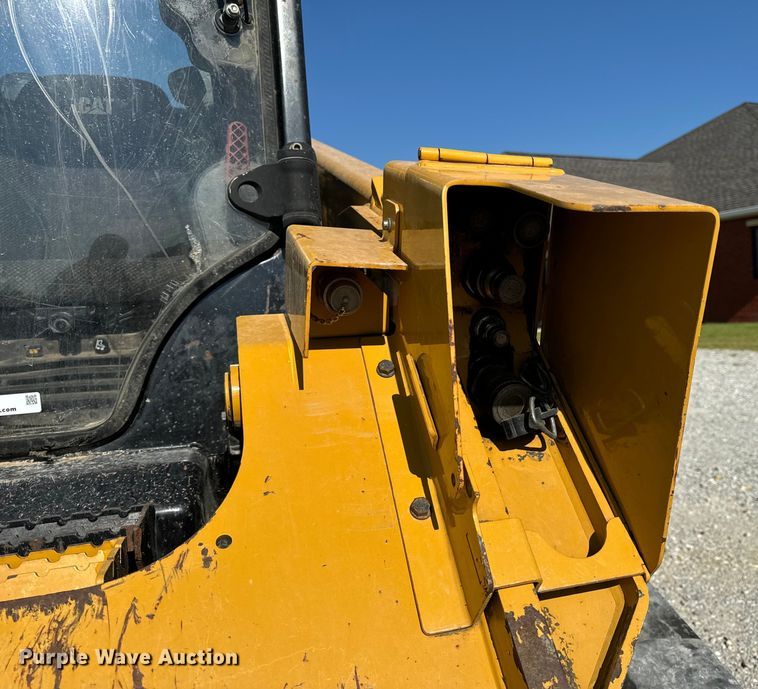 image for item OF9923 2017 Caterpillar  299D2 XHP tracked skid steer loader