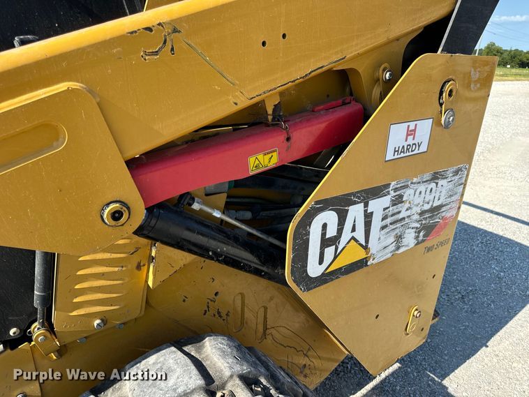 image for item OF9923 2017 Caterpillar  299D2 XHP tracked skid steer loader