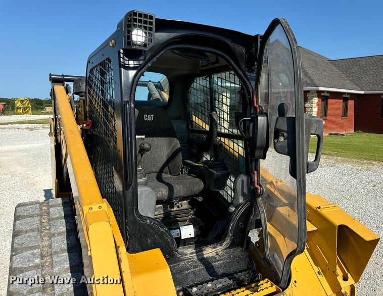 image for item OF9923 2017 Caterpillar  299D2 XHP tracked skid steer loader