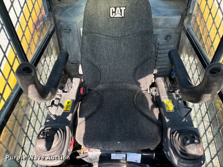 image for item OF9923 2017 Caterpillar  299D2 XHP tracked skid steer loader