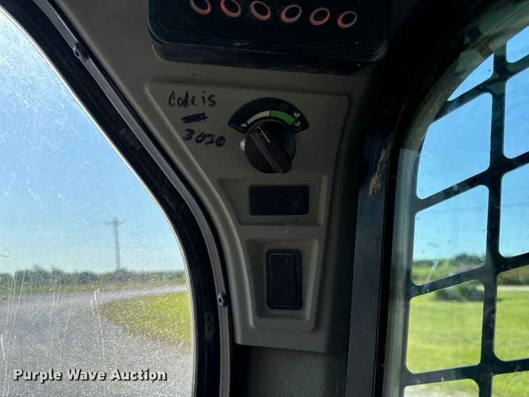 image for item OF9923 2017 Caterpillar  299D2 XHP tracked skid steer loader