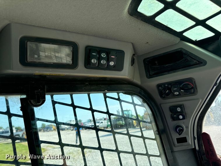 image for item OF9923 2017 Caterpillar  299D2 XHP tracked skid steer loader