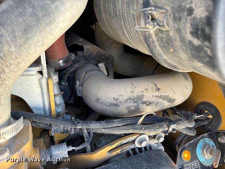 image for item OF9923 2017 Caterpillar  299D2 XHP tracked skid steer loader