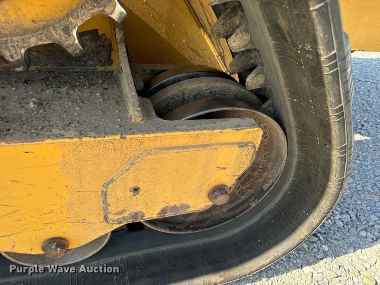 image for item OF9923 2017 Caterpillar  299D2 XHP tracked skid steer loader