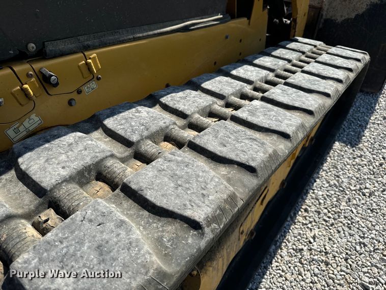 image for item OF9923 2017 Caterpillar  299D2 XHP tracked skid steer loader