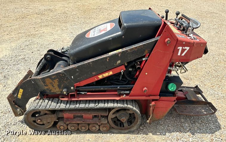 image for item OF9943 2016 Toro TX525 compact utility loader