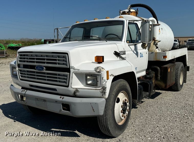image for item OG9620 1994 Ford F700  vacuum truck