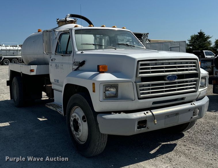 image for item OG9620 1994 Ford F700  vacuum truck