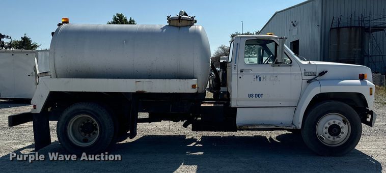 image for item OG9620 1994 Ford F700  vacuum truck