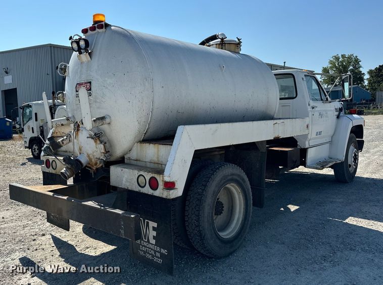 image for item OG9620 1994 Ford F700  vacuum truck