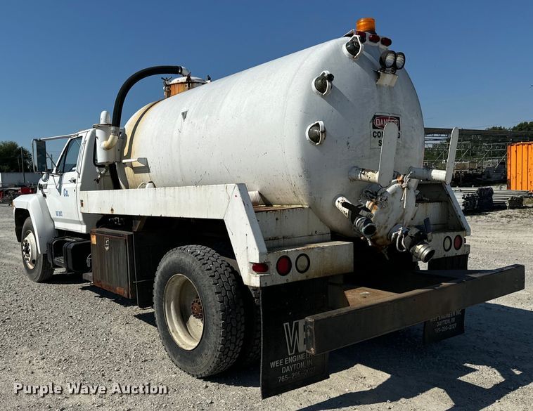 image for item OG9620 1994 Ford F700  vacuum truck