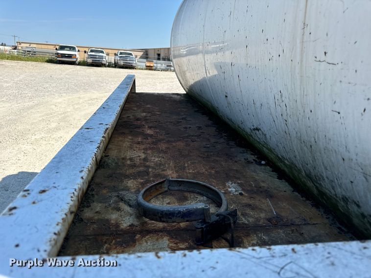 image for item OG9620 1994 Ford F700  vacuum truck