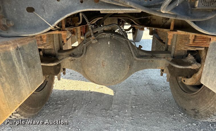 image for item OG9620 1994 Ford F700  vacuum truck