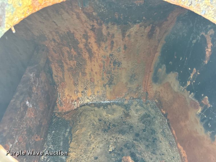 image for item OG9620 1994 Ford F700  vacuum truck