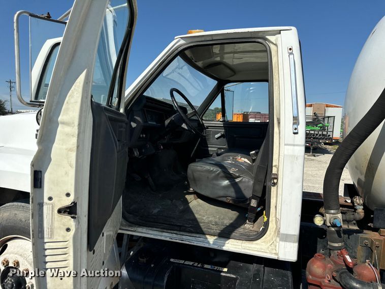 image for item OG9620 1994 Ford F700  vacuum truck