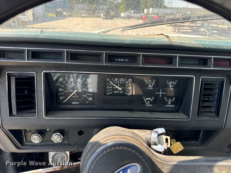 image for item OG9620 1994 Ford F700  vacuum truck