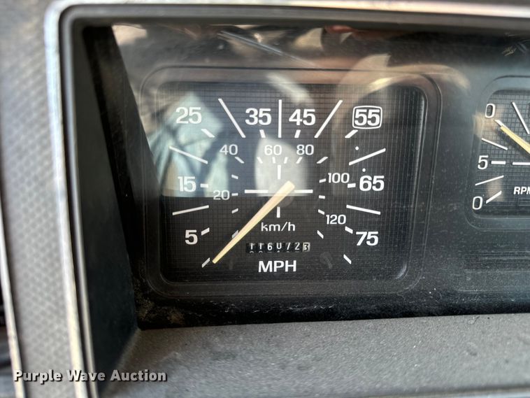 image for item OG9620 1994 Ford F700  vacuum truck