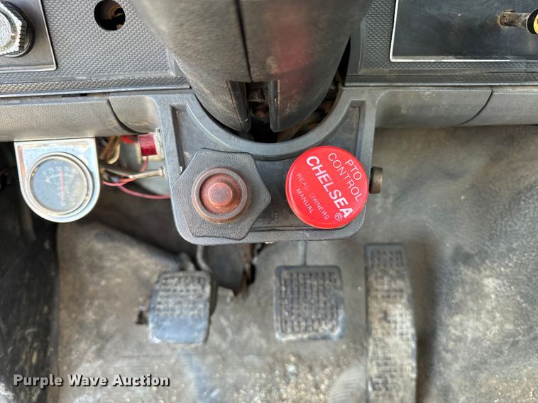 image for item OG9620 1994 Ford F700  vacuum truck