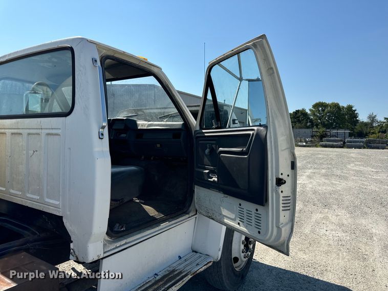 image for item OG9620 1994 Ford F700  vacuum truck