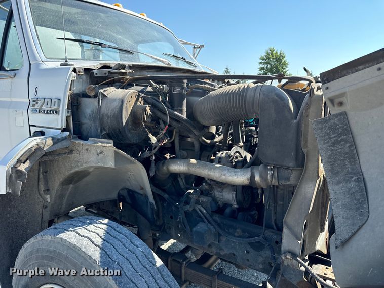 image for item OG9620 1994 Ford F700  vacuum truck