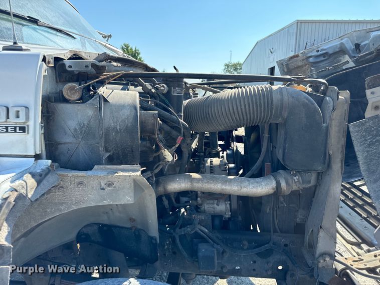 image for item OG9620 1994 Ford F700  vacuum truck